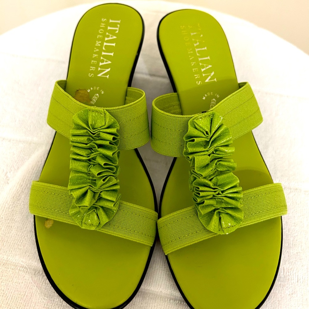 Italian Shoemakers Fun Lime green sandals , size 6 in good used condition